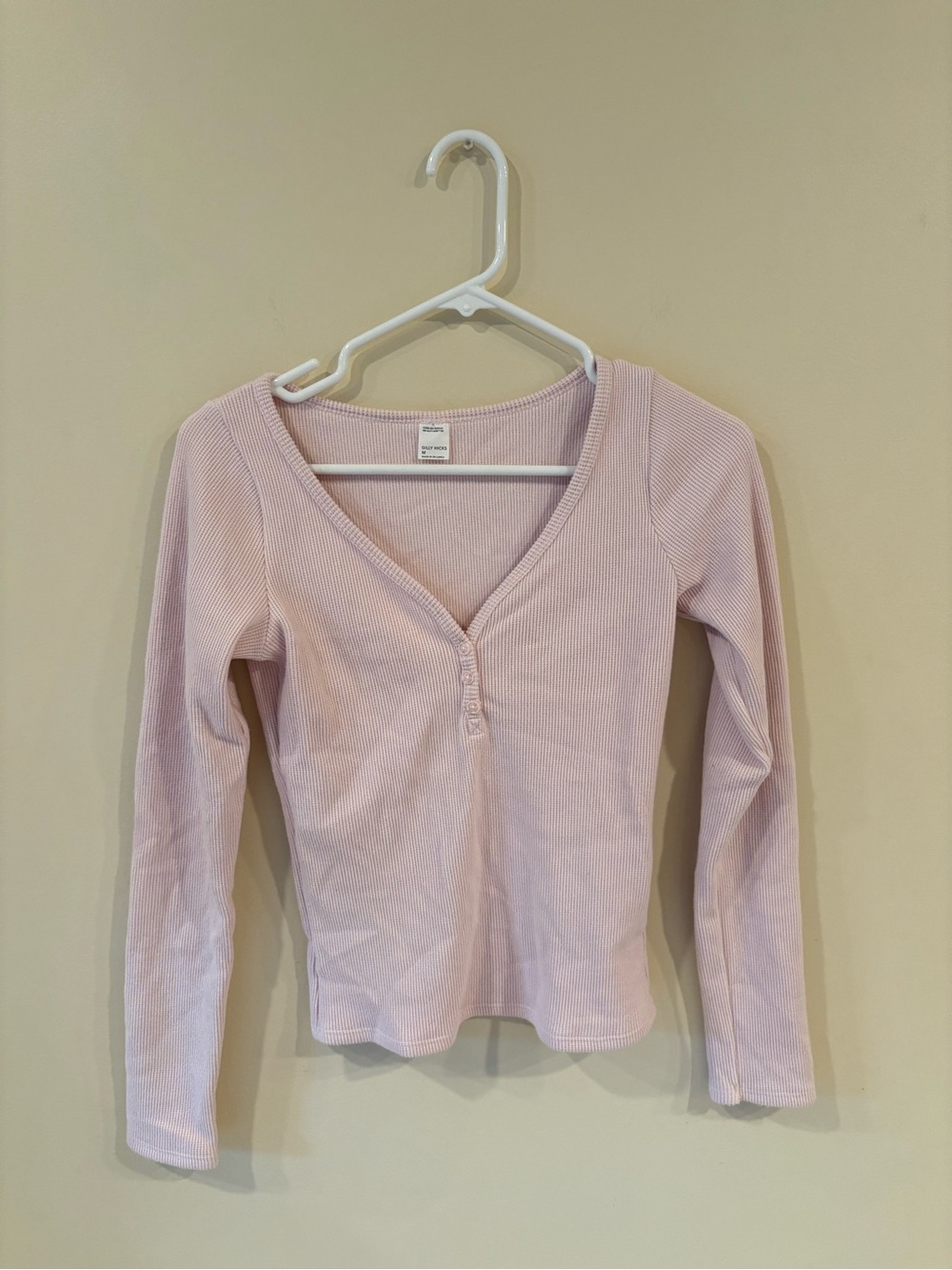 Gilly Hicks Pink V-Neck long sleeve 🩷🌸💐🌷🎀💄